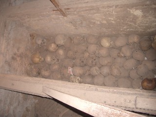 san-francisco-church-catacombes-LIMA-PERU
