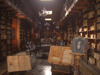 san-francisco-church-library-LIMA-PERU