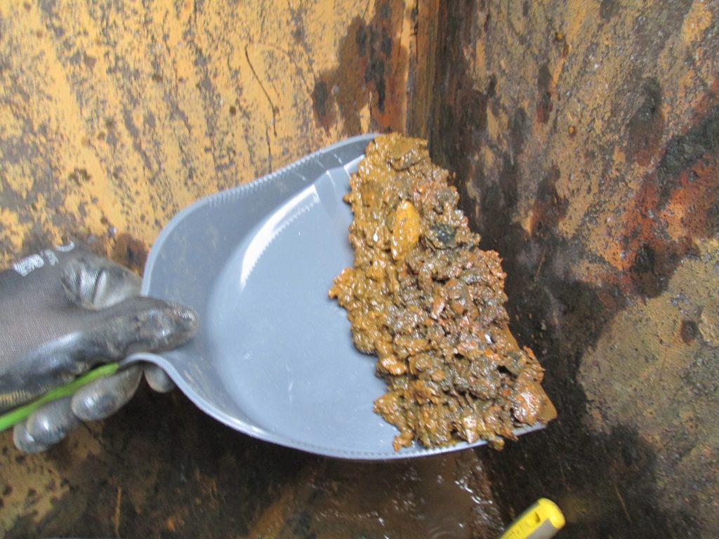 Narrowboat watertank rust