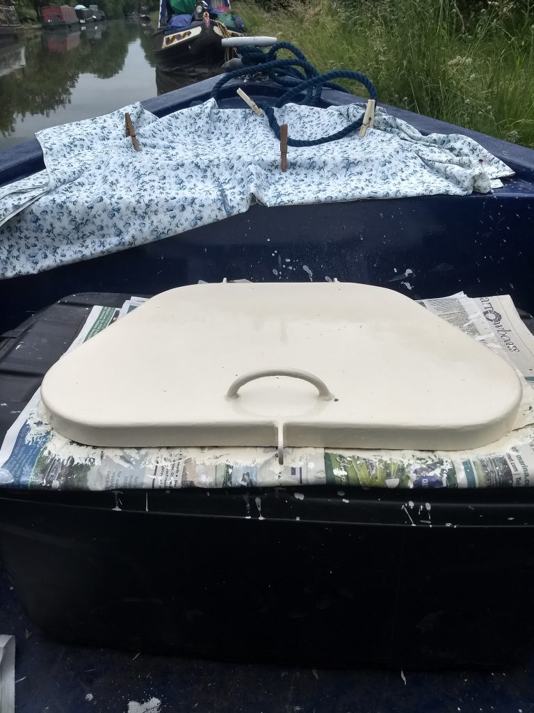 Water tank lid