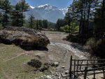 Annapurna Circuit trek between Kalopani and Tadopani