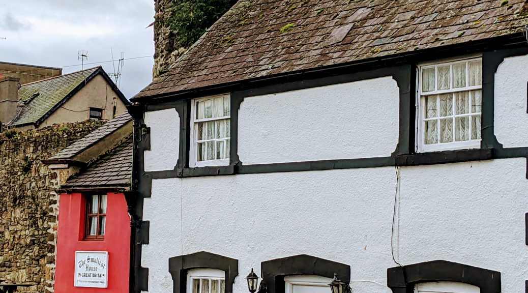 Uk's smallest house