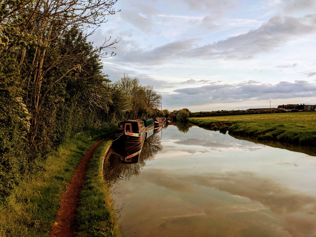 Mooring on the Oxford canal near Cropredy.