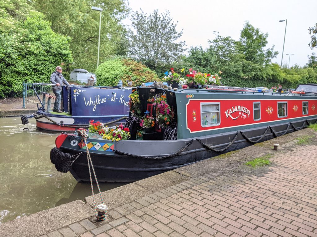 Flowery narrowboat Kalamazoo