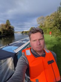 Bonnie in London – Tackley to Kings Lock on the Thames
