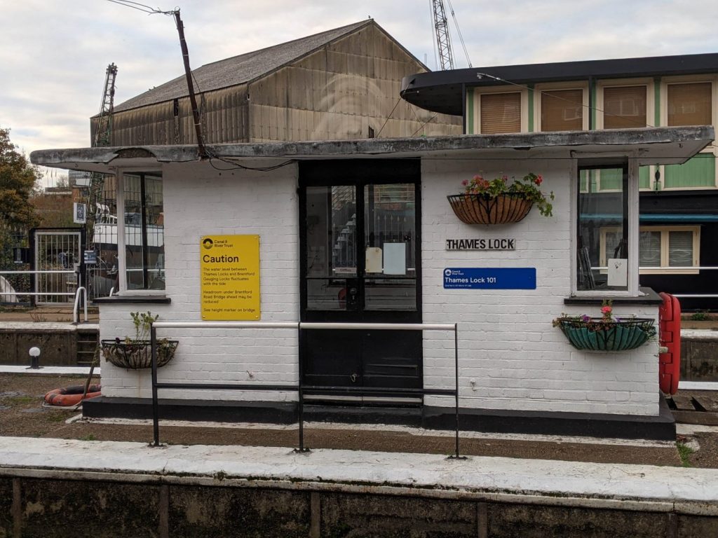 Brentford Lock - Lock House
