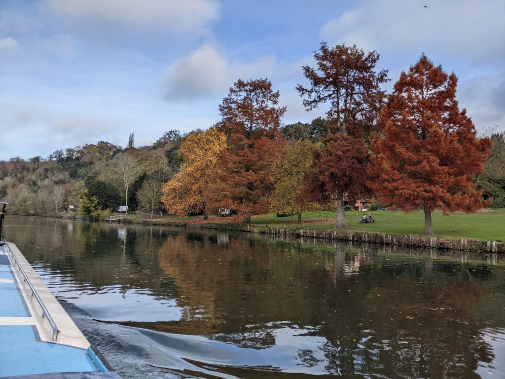 Clivedon House Gardens - Cookham - Thames
