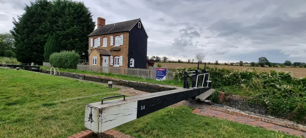 Lock Cottage. Oxford Canal. Somerton.