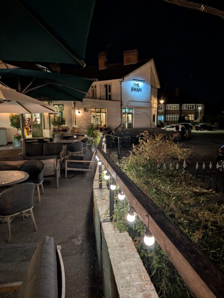 The Swan pub - Walton on Thames
