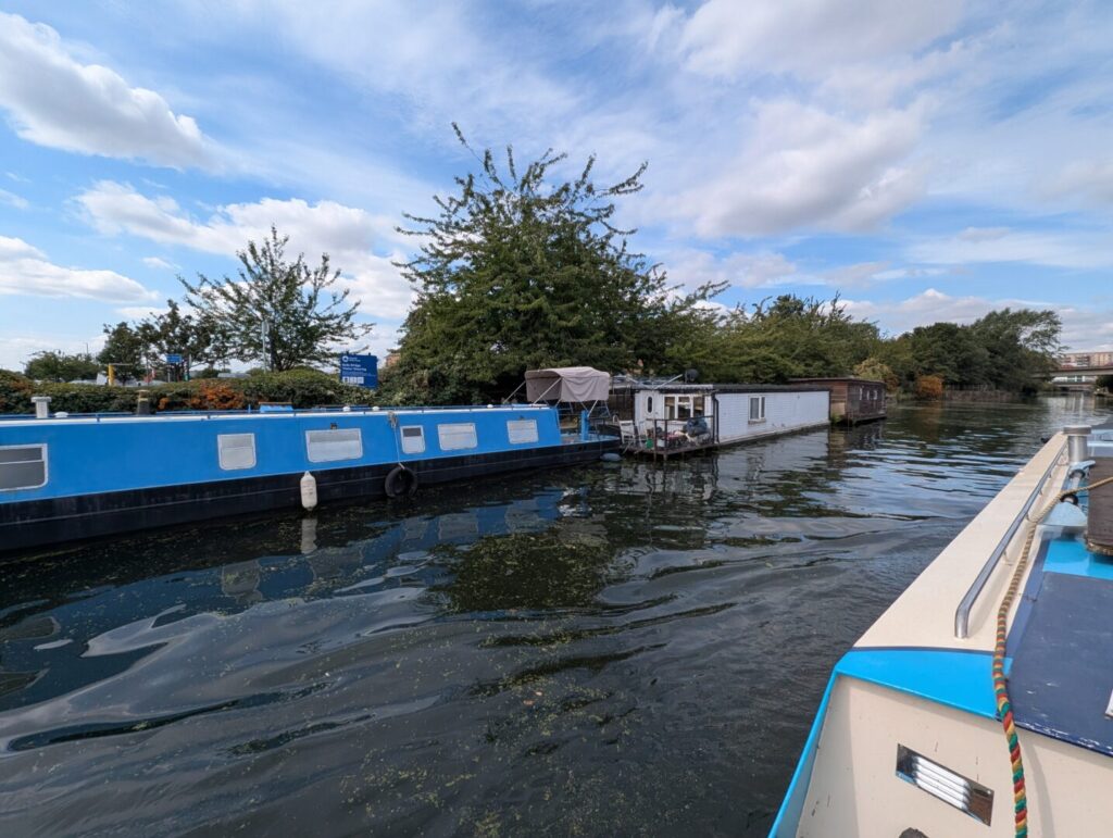 1 day moorings - Bulls Bridge Grand Union