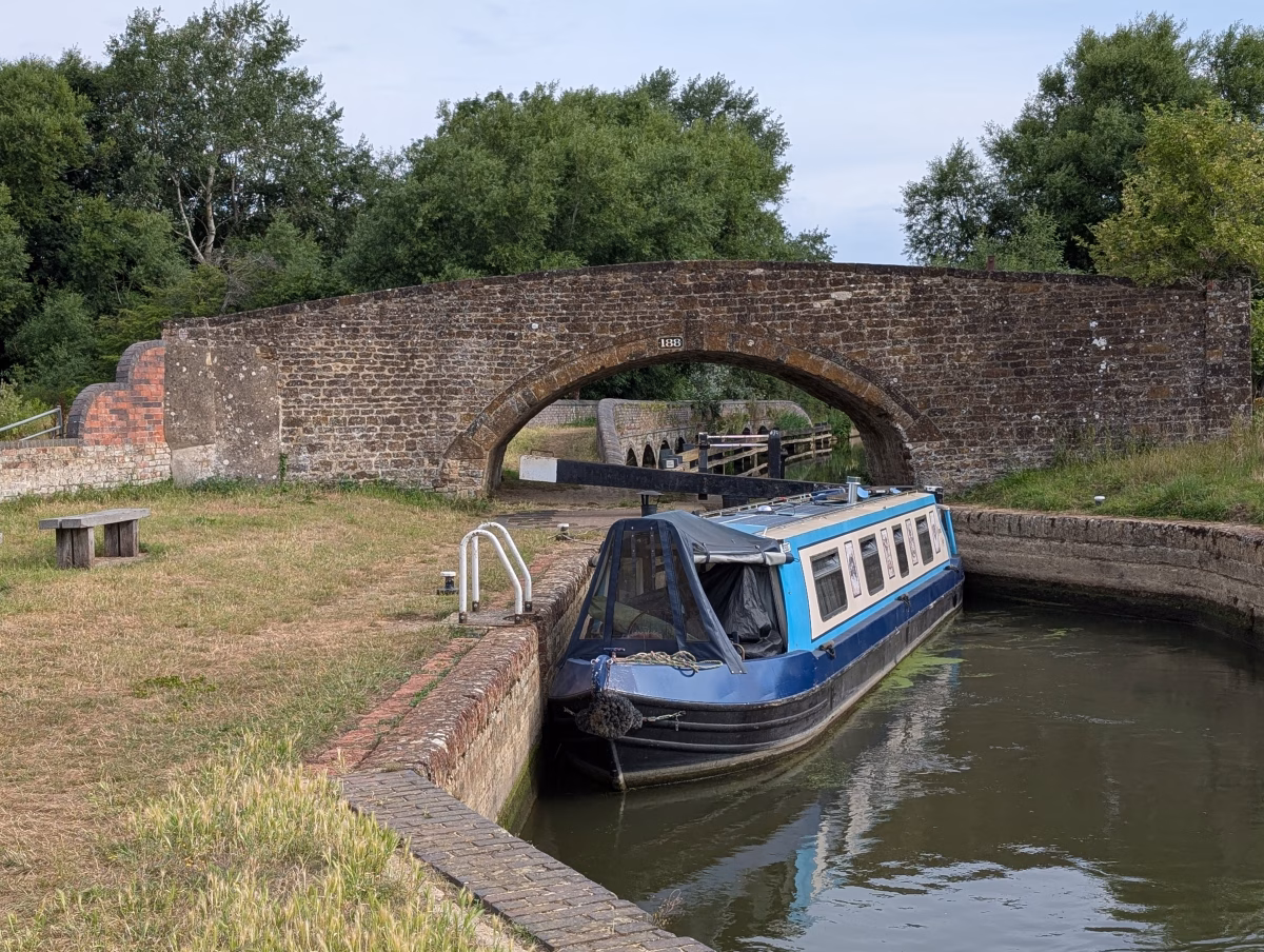 Pig place and Aynho Wharf on the Oxford Canal